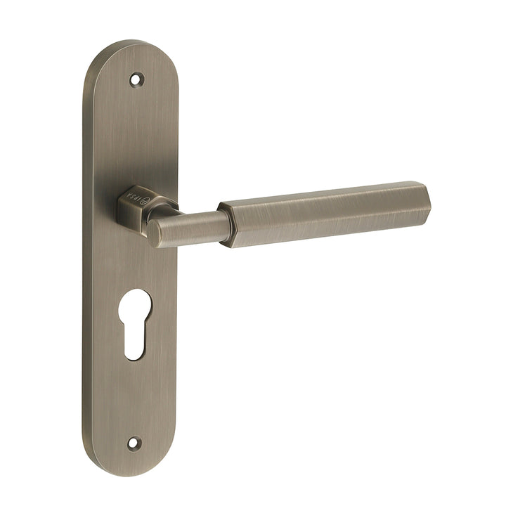 IPSA Bolt Moderna Handle Series on 10" Plate CY Lockset (Without Lock Body Cylinder) - Matte Antique Finish MAB