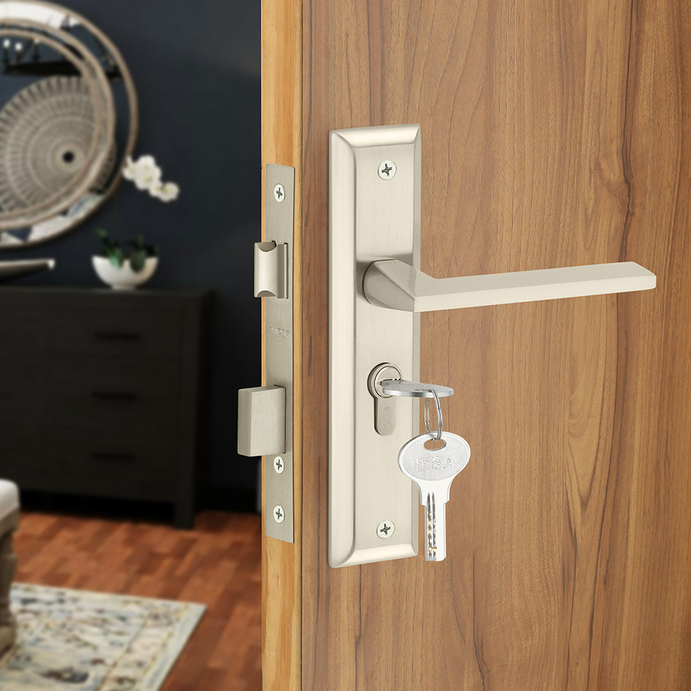 IPSA Mynza Iris Handle Series Door Handle on 8" Plate CYS Lockset with 60mm One Side Key & One Side Knob Cylinder Finish - FSS