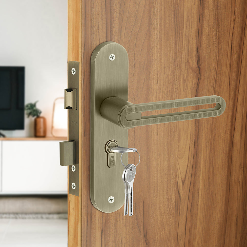 IPSA Curve Moderna Handle Series on 8" Plate CYS Lockset with 60mm Both Side Key - Matte Antique Finish MAB