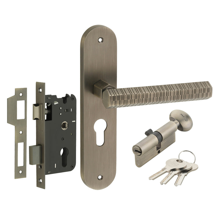 IPSA Maze Moderna Handle Series on 8" Plate CYS Lockset with 60mm One Side Key and Knob - Matte Antique Finish MAB