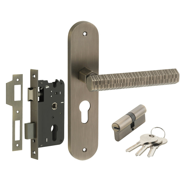 IPSA Maze Moderna Handle Series on 8" Plate CYS Lockset with 60mm Both Side Key - Matte Antique Finish MAB