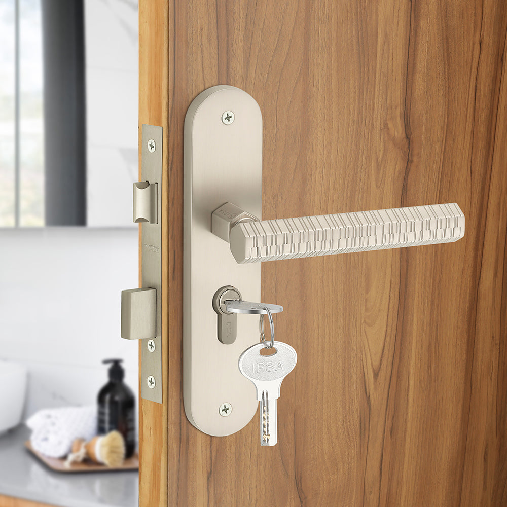 IPSA Maze Moderna Handle Series on 8" Plate CYS Lockset with 60mm One Side Key and Knob - Matte Satin Nickel Finish MSS