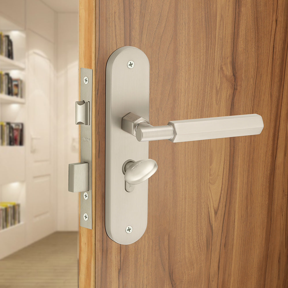 IPSA Bolt Moderna Handle Series on 8" Plate CYS Lockset with 60mm Coin and Knob - Matte Satin Nickel Finish MSS